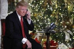 Tổng thống Trump phủ nhận việc sử dụng điện thoại di động cá nhân