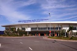 Nhà ga quốc tế Cam Ranh đề xuất tăng phí phục vụ khách bay quốc tế thêm 6 USD/khách