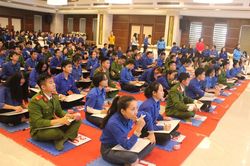 Rung chuông vàng 'Thanh niên Hà Tĩnh đồng hành cùng hàng Việt Nam'
