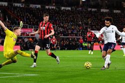 Salah 'nổ súng', Liverpool xây chắc ngôi đầu