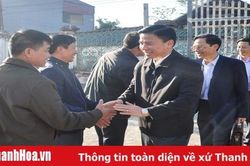 Đồng chí Phó Bí thư Thường trực Tỉnh ủy Đỗ Trọng Hưng dự sinh hoạt chi bộ thôn Phang Thôn, xã Định Hòa