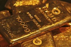 Vàng sụt giá, USD tự do tăng mạnh