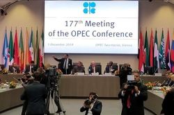 Khối OPEC đồng ý đẩy mạnh cắt giảm sản lượng khai thác dầu thô