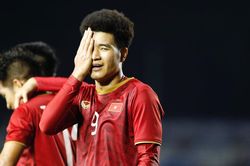 U22 Campuchia vỡ trận, hậu vệ lóng ngóng đốt lưới nhà