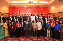 Chăm lo phát triển văn học nghệ thuật các dân tộc thiểu số