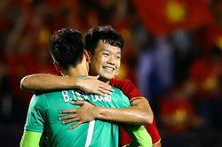 Sau tất cả là những cái ôm