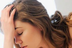 Vợ cay đắng biết sự thật về 'món quà' chồng nhận được từ 'gái làng chơi'