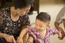 Bà nội tàn tạ vì nuôi cháu cho con dâu