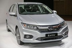 Honda City giảm giá mạnh, 'đe nẹt' Toyota Vios, Hyundai Accent