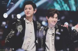 Ai là người đẹp nhất EXO trong 'BXH nhan sắc' của Suho và Chanyeol?