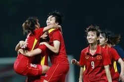 Tuyển nữ Việt Nam hạ Thái Lan: Vô địch đầy tự hào sau các tiếng còi o ép