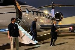 Cựu tổng thống Mỹ Obama đến Việt Nam bằng máy bay riêng