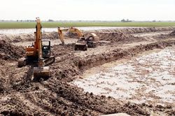 Đất ở có được phép đào ao, nuôi cá không?