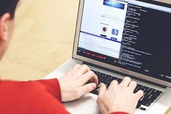 Lập trình website có được coi là sản xuất phần mềm?