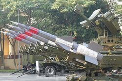Siêu tăng T-90, tên lửa S-125, tàu Yết Kiêu... bất ngờ xuất hiện giữa lòng Hà Nội