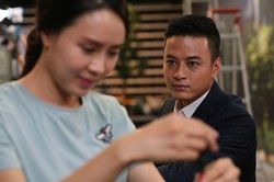 Chân dung 2 quý ông 'Hoa hồng trên ngực trái' vừa điển trai, giàu có lại biết thương vợ chiều con