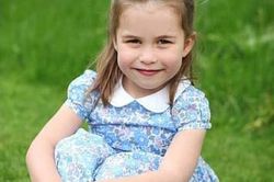 Công chúa Charlotte mê ngựa giống Nữ hoàng Anh