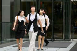 Muốn sự nghiệp rực rỡ, chị em công sở nhất định phải trân trọng 5 cộng sự này