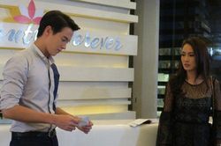 Chồng biển thủ 200 cây vàng của nhà vợ để cùng người tình 'cao chạy xa bay' ngờ đâu ký giấy ly hôn xong vào mở két sắt lấy vàng anh mới hoảng hồn với thứ bên trong