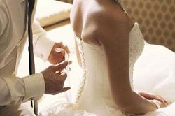 Kết hôn với chồng ngoại quốc, đêm tân hôn cô dâu ngã ngửa biết sự thật