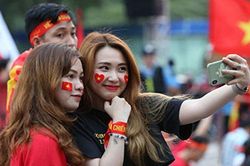 TP.HCM 'đi bão' nhưng không vượt đèn đỏ và ít phóng nhanh chạy ẩu