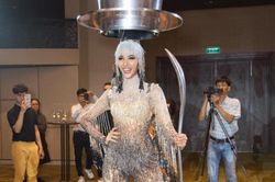 NTK đồng hành với Hoàng Thùy nghi ngờ nhà tài trợ 'thao túng' kết quả chọn trang phục truyền thống