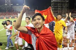 Văn Hậu xin lỗi cầu thủ U22 Indonesia: 'Bóng đá không thể tránh va chạm'