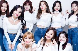 Bí ẩn vẫn chưa được giải dù MV 'Heartshaker' của Twice đạt 300 triệu view