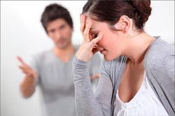 Không muốn sống chung nhà với người vợ 'bo bo' giữ tiền