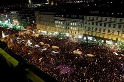 Hàng chục nghìn người biểu tình tại Prague phản đối Thủ tướng Séc