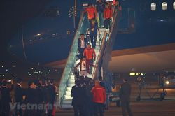 Hình ảnh các nhà vô địch bóng đá nam nữ SEA Games 30 tại Nội Bài