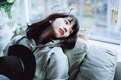 Đi qua những tổn thương, phụ nữ phải là bông hoa hồng có gai, nhìn thì đẹp nhưng động vào thì rỉ máu