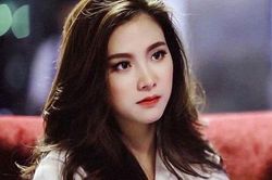 Người phụ nữ nóng bỏng bước vào quán khiến cả hội bạn quay ra xuýt xoa, tôi nghẹn đắng khi thấy cô ấy tiến đến nói 1 câu