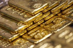Giá vàng lình xình, USD tự do giảm