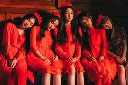 Các cô gái Red Velvet hóa 'cô dâu ma' trong ảnh 'nhá hàng' trở lại