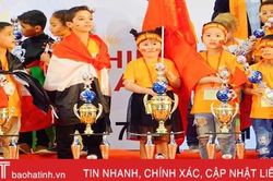 Học sinh lớp 2 Hà Tĩnh giành 'siêu vô địch' cuộc thi quốc tế UCMAS