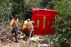 Xe 47 chỗ mất phanh lao xuống vực ở Đà Lạt