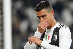 Trượt 'bóng vàng', Ronaldo lại nhận thêm tin dữ