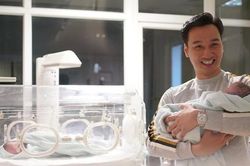 MC Thành Trung hạnh phúc đón hai con trai chào đời