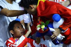 Thầy Evan Dimas thông cảm với pha bóng của Văn Hậu