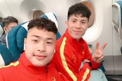 Đức Chinh, Đình Trọng khoe ảnh chụp với đồng đội, check-in Hàn Quốc
