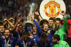 Tin bóng đá MU 14/12: Solskjaer sẽ chiêu mộ 3 tân binh, Rakitic từ chối Quỷ đỏ, Rashford nói về CR7