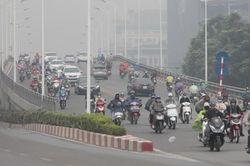 Ô nhiễm không khí tại Hà Nội: Người dân cần chủ động bảo vệ sức khỏe khi ra khỏi nhà