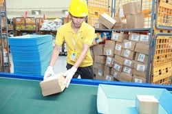 Doanh nghiệp chuyển phát tư nhân giảm giá bằng mọi cách!