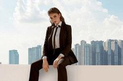 Hãy chọn suit cá tính để chiếm trọn spotlight giữa dàn váy đầm bánh bèo trong đêm tiệc!