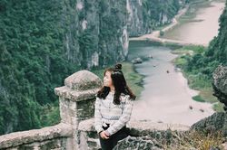 Đến hang Múa, ngắm non nước hữu tình ở 'lưng chừng trời'