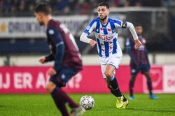 Đoàn Văn Hậu dự bị, Heerenveen thua trận đầu tiên trên sân nhà