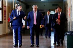 Tổng thống Argentina gây sốt khi đi coi thi đại học
