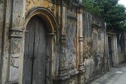 Ngôi làng cổ đang kêu cứu