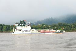 Trung Quốc cấm tàu lưu thông trên một đoạn Mekong để cho nổ mìn
